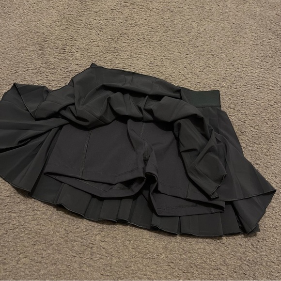 TNA Pleated Mini Tennis Skort - Picture 4 of 6